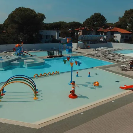 Kompleks wypoczynkowy Mobilehomes In 21308 *